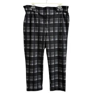 ROMEO & JULIET COUTURE Paperbag Waist Cropped Plaid Pants in Black Gray SZ L
